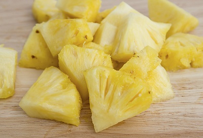 Кусочки ананаса