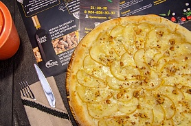 Пицца «С голубым сыром и грушей» 25 см стандартное